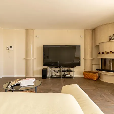 Kirivangio With Pool & Villa *