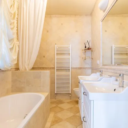 Villa Kirivangio With Pool & *