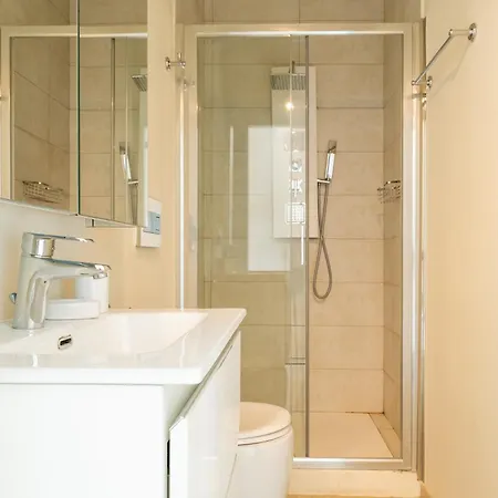 Kirivangio With Pool & Villa