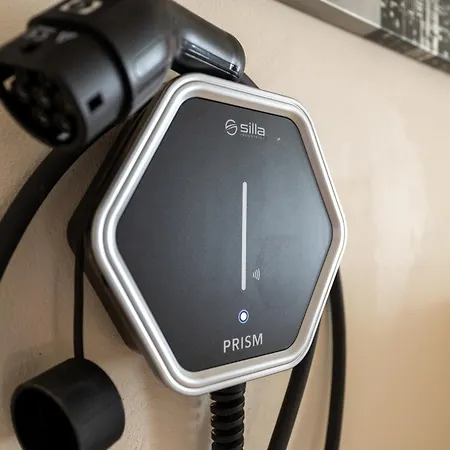 Kirivangio With Pool & Villa