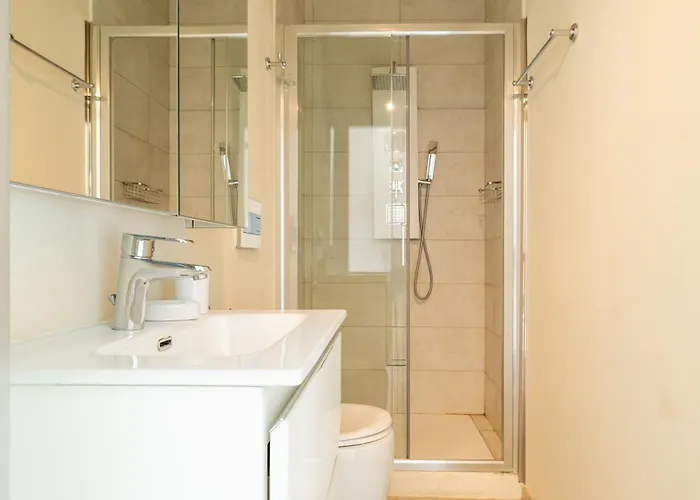 Kirivangio With Pool & Villa